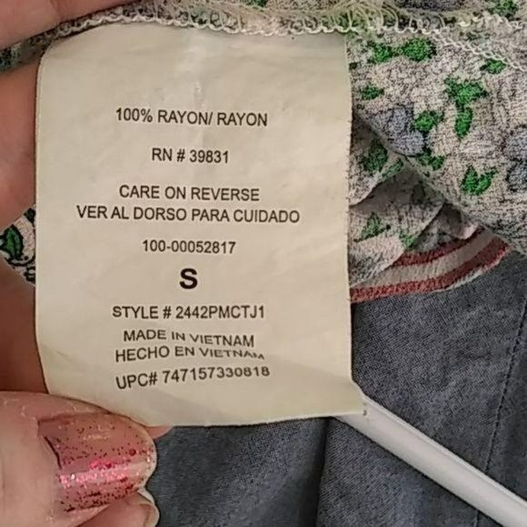 Takara Woman's Floral Boho Hippie Rayon Blouse Small - Picture 6 of 6